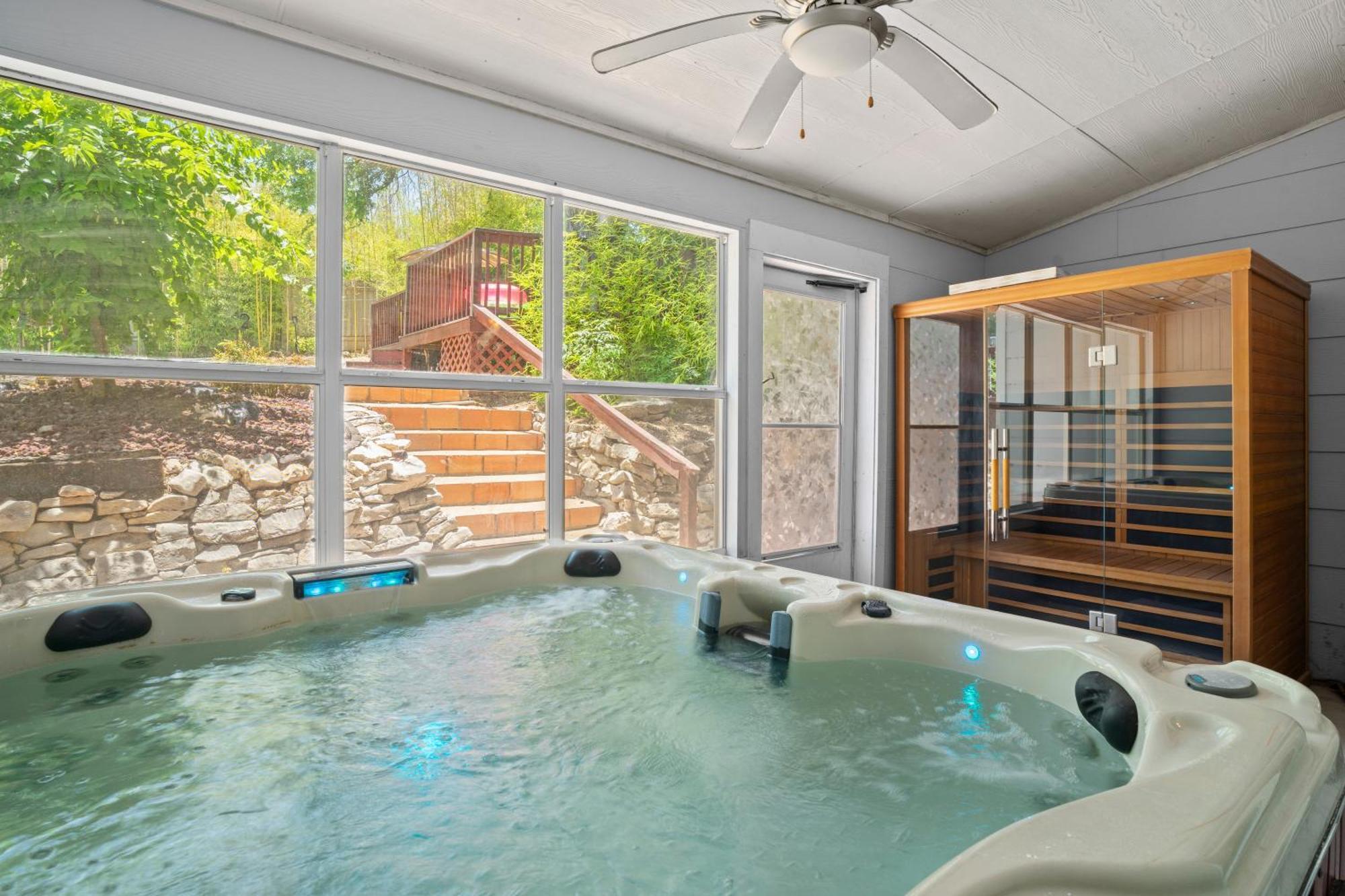 Вилла Bamboo Oasis-Relaxing Hot Tub-Family Time Сан-Антонио Экстерьер фото